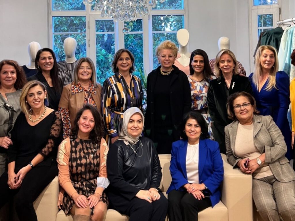 KAGİDER Projesi İle Kadın Kooperatiflerinin El Emeği Özlem Süer Markasıyla Buluştu