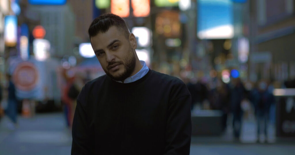 Sezen Aksu Şarkısı Samy Ertan Sesinden New York Sokaklarında Yankılandı!