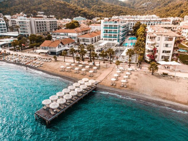 Yazın Tadını Marmaris’teki Denize Sıfır Konumuyla Emre Hotels ile Çıkarın!