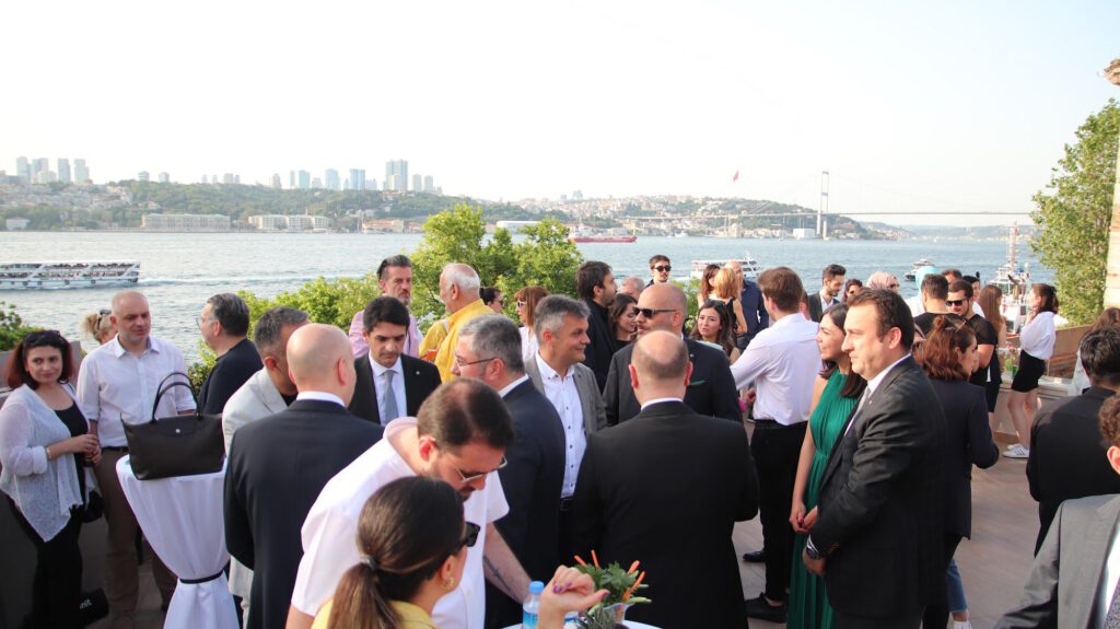 Karo üreticisi Seranit, Merkez Ofisinde İstanbul manzarası eşliğinde iç mimarları ağırladı