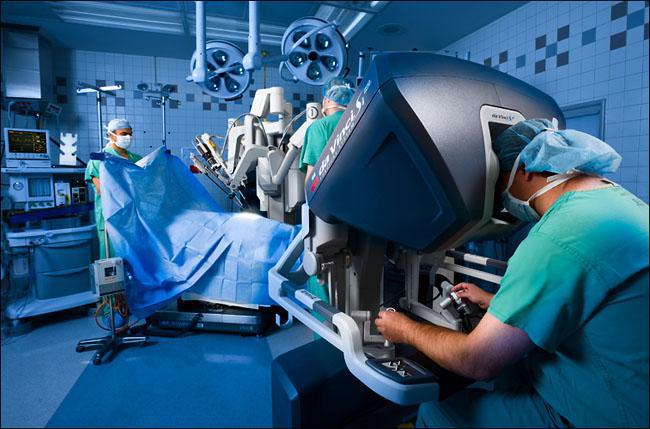 Robotik Cerrahi Hekimlere ve Hastalara Avantaj Sağlıyor