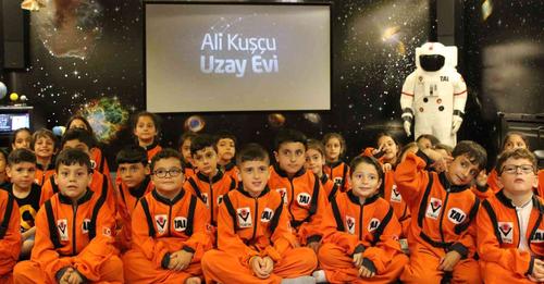 Uzay eğitimleri başladı! Tüm Türkiye’den kayıt alınıyor