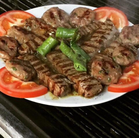 Bursa’da lezzetli açılış   Köfteci Serkan lezzeti  Bursa’ya yayılıyor