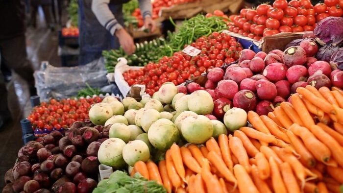 Her 10 kişiden 7’si en taze meyve ve sebzelerin pazarlarda olduğunu düşünüyor