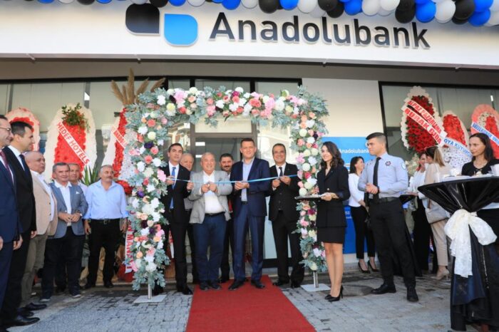 Anadolubank yönetimi, Alanya Şube’de müşterileri ve iş dünyası ile buluştu