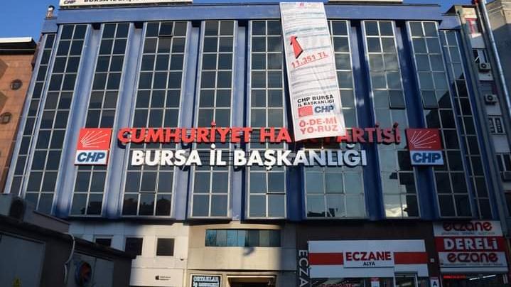CHP Bursa’da İl Başkanlığı’nda mitingi aratmayan devir teslim!