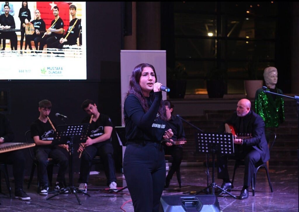 Osmangazi’de Sanat Güneşine Vefa Gecesi –	Zeki Müren Şarkılarıyla Anıldı