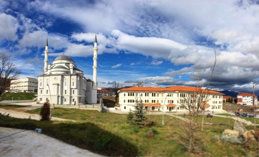 Bolu İzzet Baysal Üniversitesi İlahiyat Fakültesi’nin Camisi’nde Lavabolar İçler Acısı!