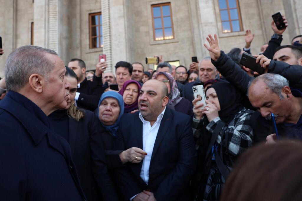Karacabey Hürriyet Köylüler Cumhurbaşkanı Erdoğan’a Ulaştı! “Ata Yadigarı Tapulu Topraklarımızın Üstüne Çöktüler!”