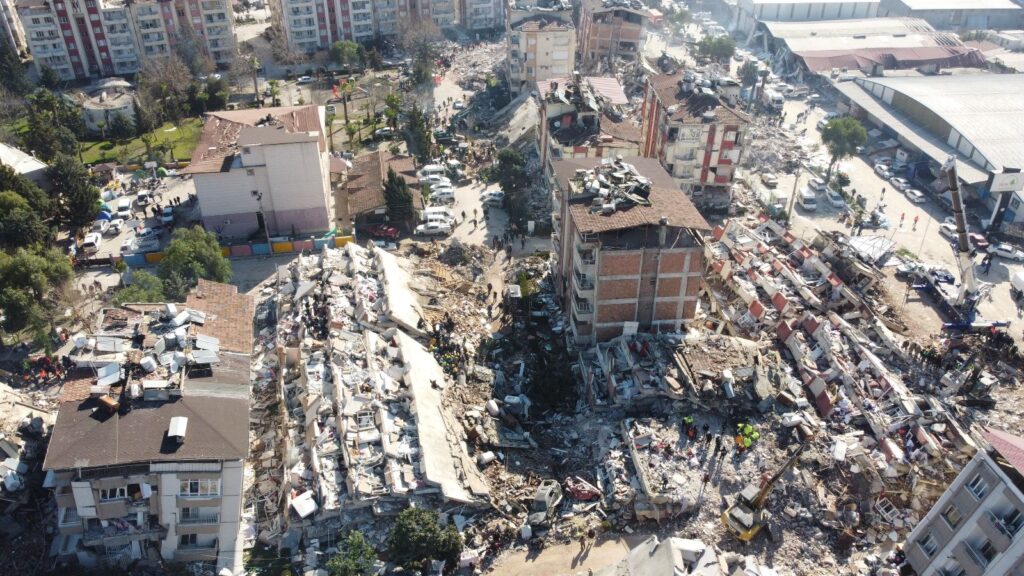 Zafer Partisi Bursa Ekipleri Deprem Bölgesinde Yaraları Sarıyor!