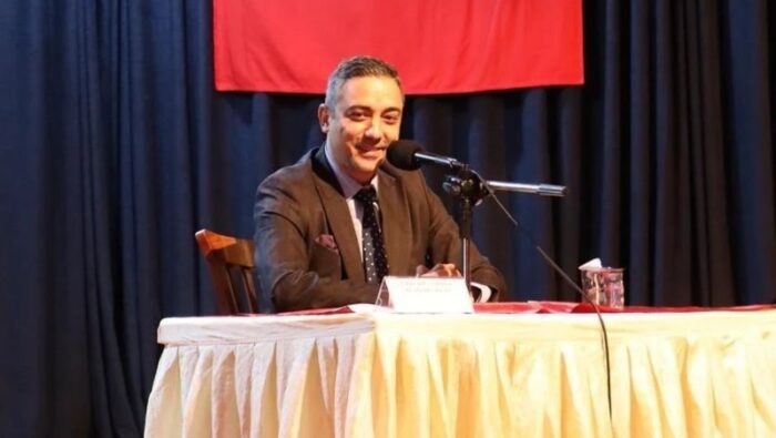 Siyaset Bilimci Mehmet Emir Aksoy; Bizim Tarafımız Millettir.