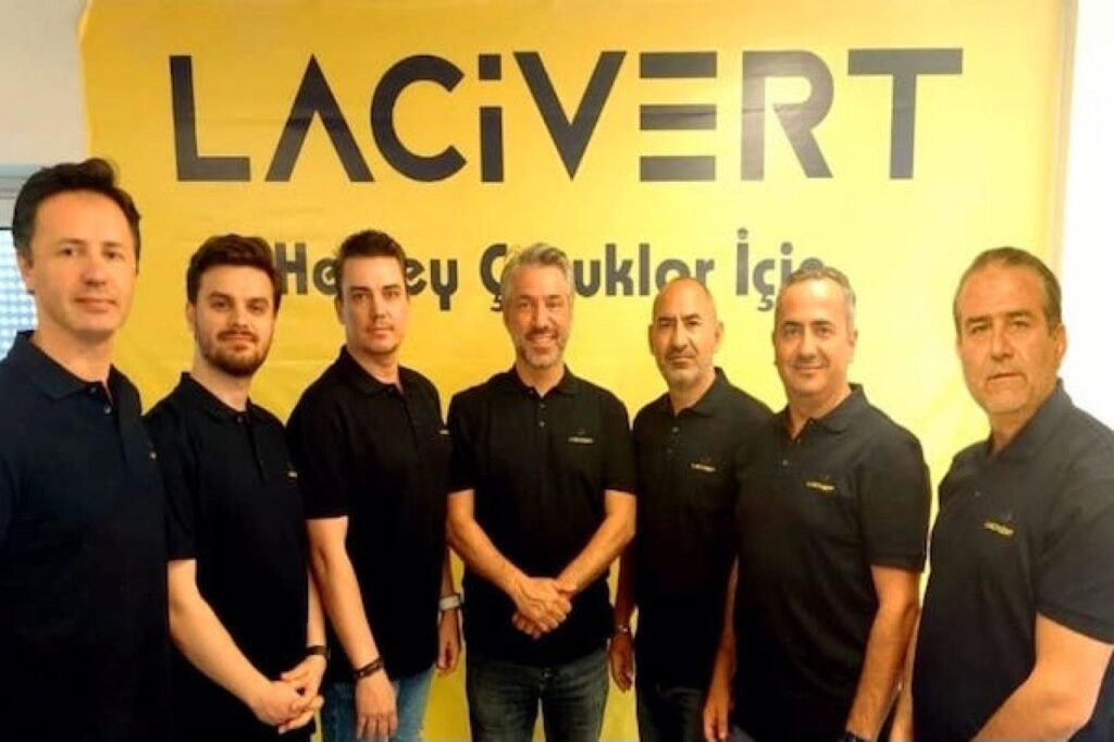 Lacivert, Dünya Fenerbahçeliler Günü’nde kuruldu