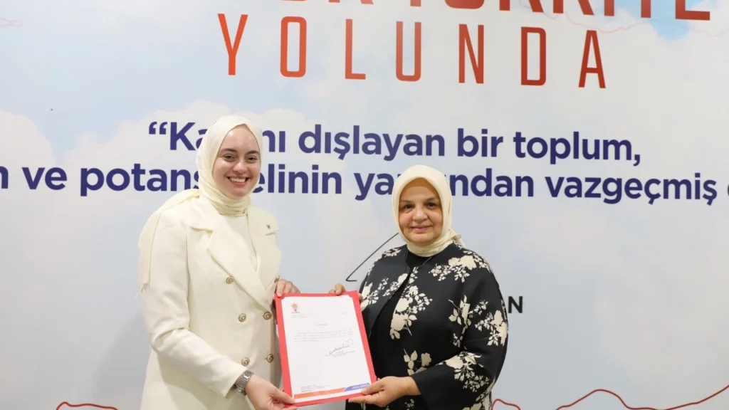 AK Parti Bursa İl Kadın Kolları Başkanlığı’na, Avukat İmren Çavuşoğlu Atandı