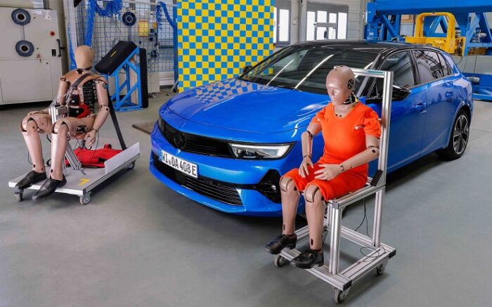 Hayat Kurtarıcı: Tüm Opel Araçları 50 Yıldır Emniyet Kemeriyle Donatılıyor!