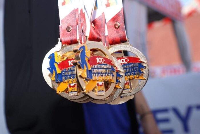 14. Uluslararası Zeytinburnu Cumhuriyet Koşusu’nda 2023 Kişi Yarıştı