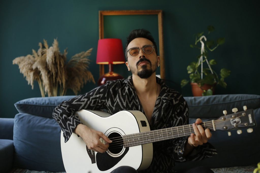 Murat Çorak, “Aşk” adlı yepyeni şarkısını yayınladı