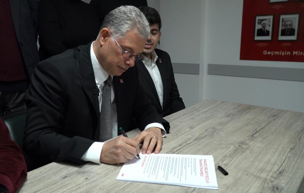 Deniz Dalgıç ‘Halkçı Belediyecilik Taahhütnamesi’ni imzaladı