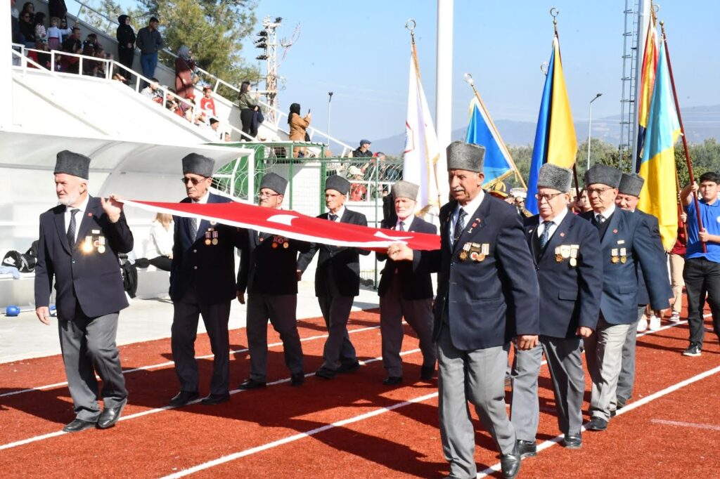 İZNİK’TE CUMHURİYET BAYRAMI COŞKUSU