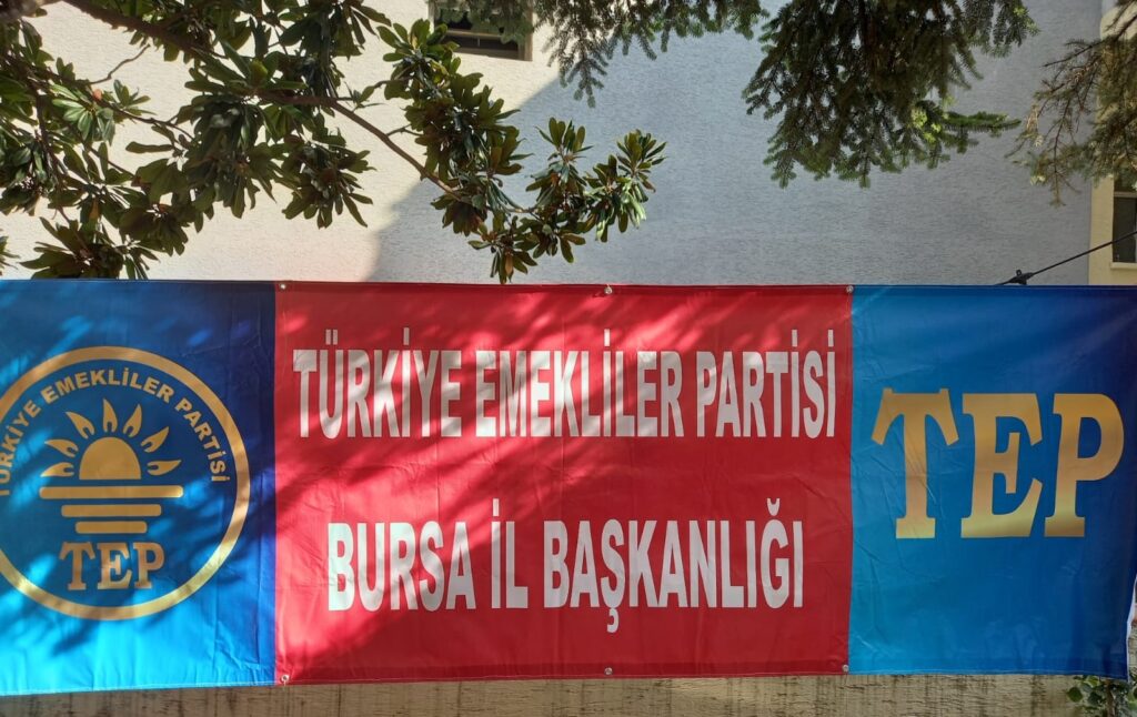 Türkiye Emekliler Partisi’nden Bursa’da Cumhuriyet Kahvaltısı!