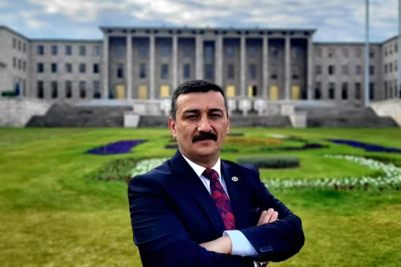 Türkoğlu: ”Bursa’daki kaçak beton santrali devlete meydan okuyor!”