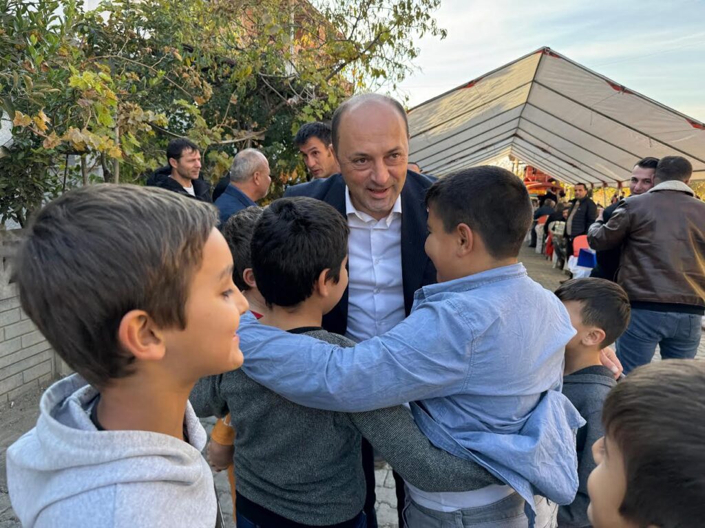 BAŞKAN YILDIZ VATANDAŞLARI MUTLU GÜNLERİNDE YALNIZ BIRAKMIYOR