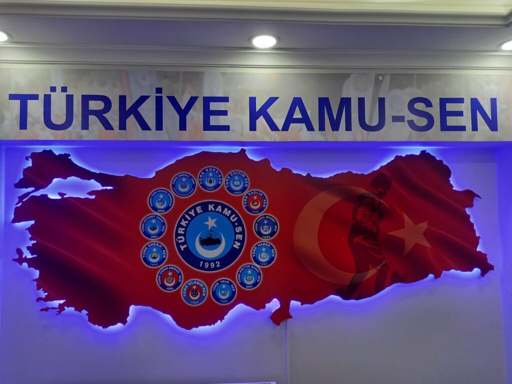 Türkiye KamuSen Bursa; “2025 Yılında Emekli Olmak İsteyen Memurlarımız Uyarılarımızı Dikkatte Alın!”