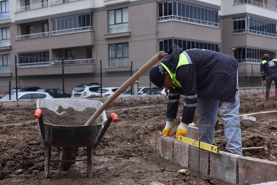 YILDIRIM’DAN KAZIMKARABEKİR MAHALLESİ’NE YENİ PARK