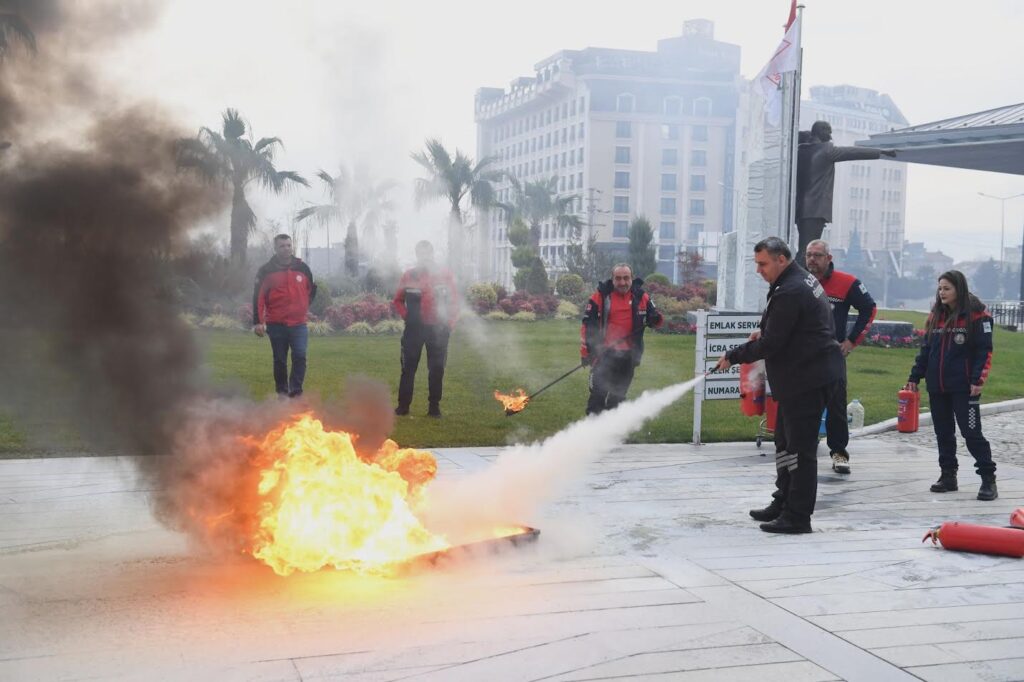 Osmangazi’de başarılı deprem ve yangın tatbikatı