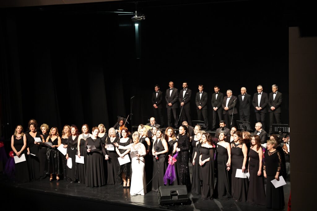 TÜRK SANAT MÜZİĞİ KOROSU’NDAN MUHTEŞEM KONSER