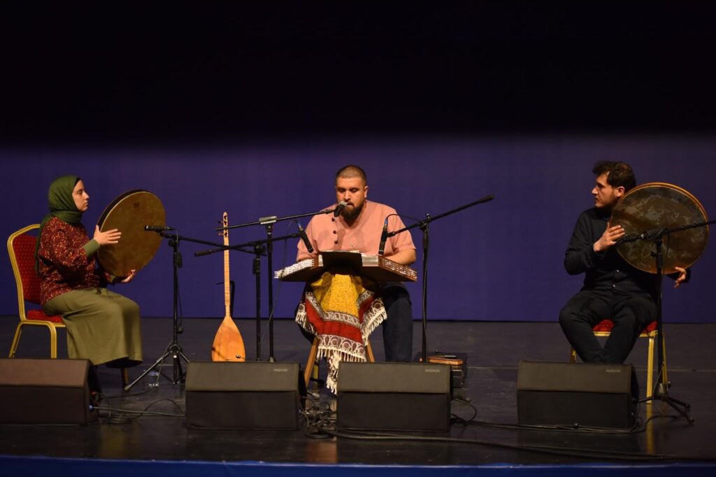 ÜNLÜ SANTUR SANATÇISINDAN YILDIRIMLILARA KONSER