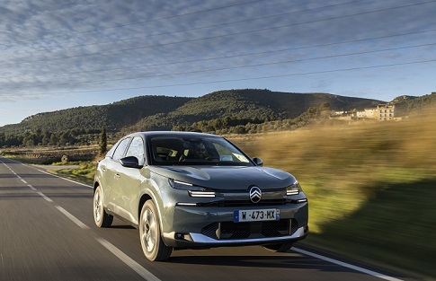 YENİLENEN CITROËN C4 VE C4 X TÜRKİYE’DE!