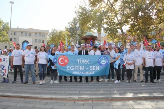 “Türkiye Sevdamız, Ekmek İçin Kavgamız”