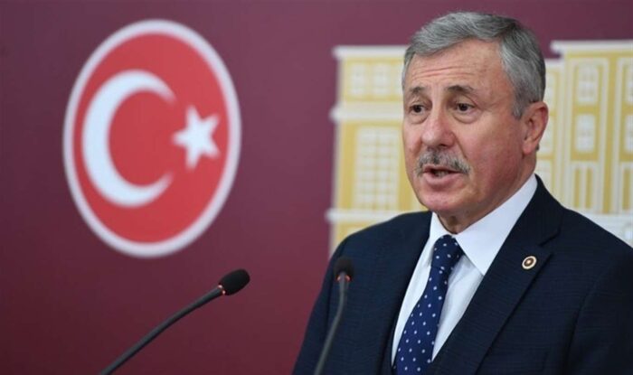 : “AMERİKA’DAN MI, TÜRKİYE’DEN Mİ YANASINIZ?”
