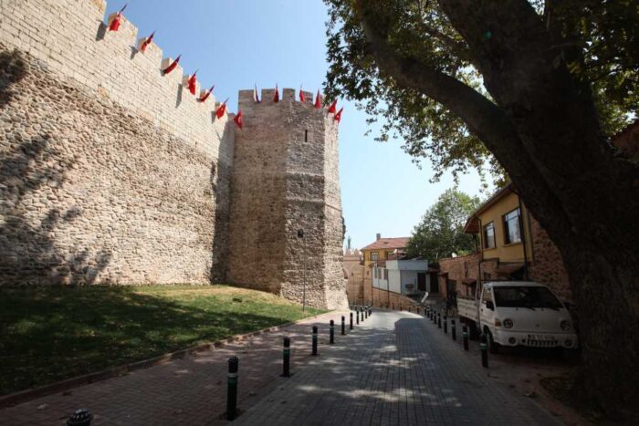 Navigasyonun Yanılttığı Yol: Osmangazi’de Tarihle İç İçe Kalan Sessiz Güzergâh