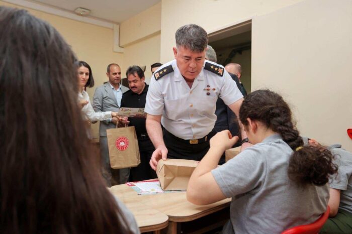 Osmangazi Pilot Sanayi İlkokulu Öğrencileri İl Jandarma Komutanlığında Ağırlandı