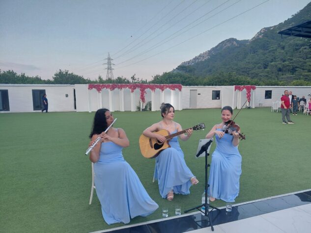 Antalya Sosyal Hayatının En Görkemli Düğünlerinden Biri: Demirci ve Can Ailelerinin Mutlu Günü