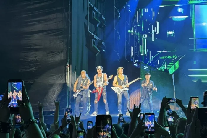 SCORPIONS 33 YIL SONRA İSTANBUL’DA  AYNI STADYUMDA TARİHİ YENİDEN YAZDI