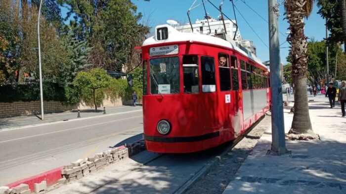 BBP Antalya İl Başkanı Mustafa Yılmaz’dan Nostalji Tramvayı Tepkisi: “Antalya’nın Hafızasını Yok Etmeyin”