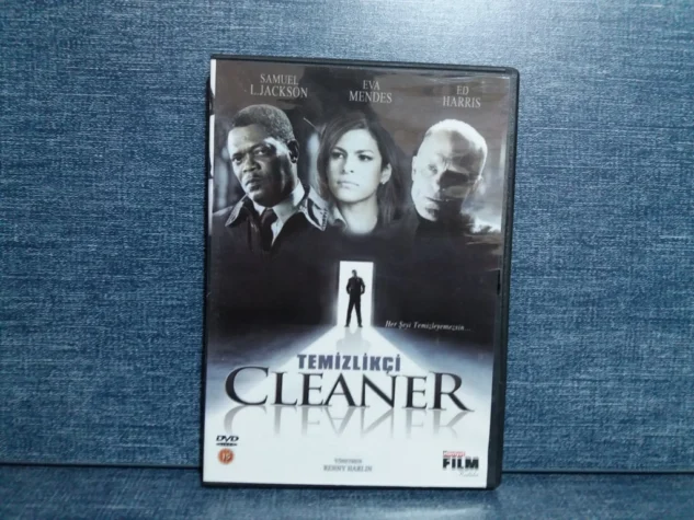 Temizlikçi  (Cleaner)