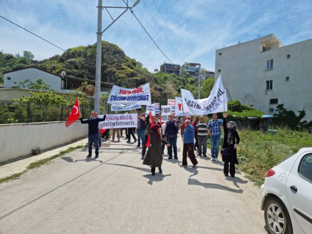 “Vatandaş Kurumlar Arasındaki Çelişkinin Ortasında Kalıyor”