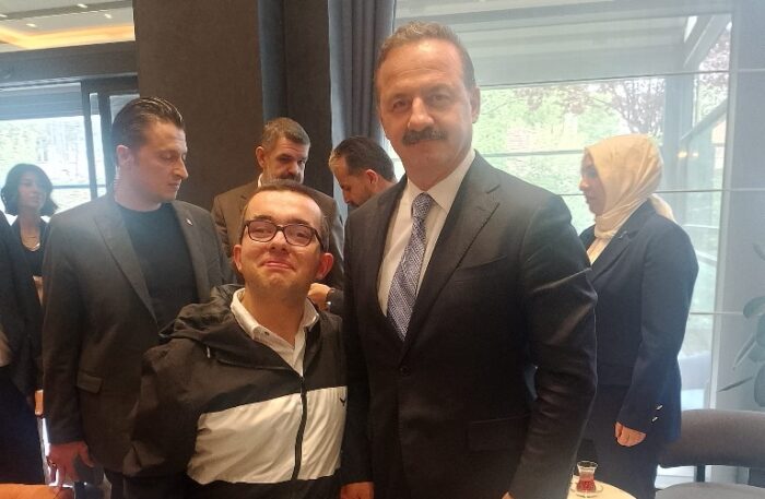 Ağıralioğlu, Bolu’da fenomen Yavuz Selim Ak ile çay sohbetinde buluştu