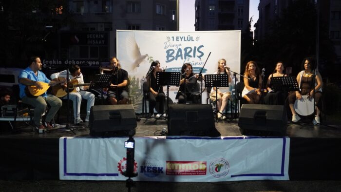 Bursa’da 1 Eylül Dünya Barış Günü buluşması: “Eşitliğin, özgürlüğün ve barışın ülkesini istiyoruz”