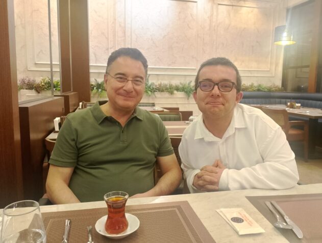 Ali Babacan’dan Bolulu Fenomen Yavuz Selim Ak’a Çay Ziyareti