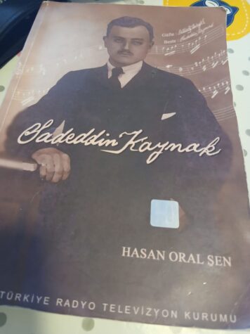 Sadettin Kaynak:  GÖNÜLLERDE YAŞAYAN BESTELERİN USTASI