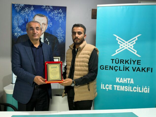 Kahta’da Hizmet ve Gayretin Adı Mesut Çavuş’a Anlamlı Takdir