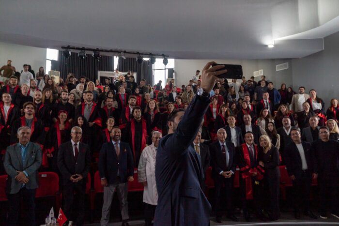 Mücahit Arınç “Gençler ülke sorunlarına daha duyarlı olmalı”