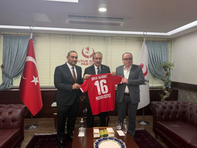 Gemlik Sümerbey Futbol Spor Kulübü Başkanı Erten Kayan’dan Destici’ye ziyaret