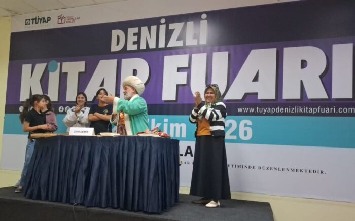 Denizli Kitap Fuarı’nda Meddah Zeki Demir’den Çocuklara Nasreddin Hoca Gösterisi