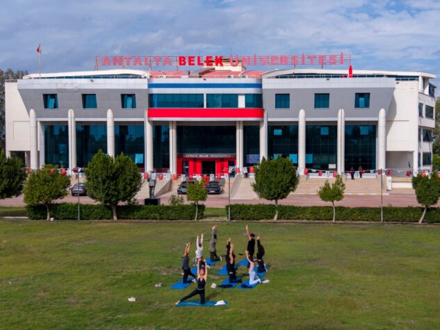 Kampüste sağlıklı yaşam molası; Açık havada yoga